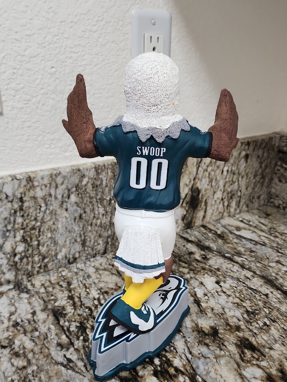 Philadelphia Eagles Mascot  Swoop, Figurine. NIB! - Picture 5 of 16